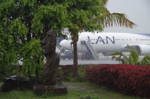 easter_island_lan_plane.jpg